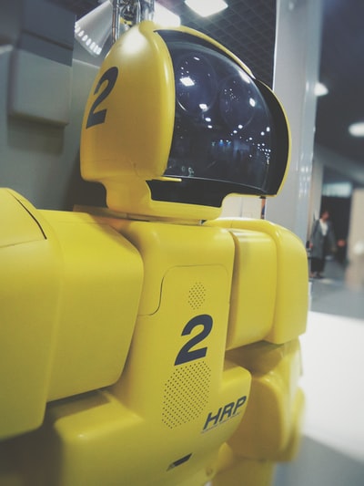 黄黑机器人玩具